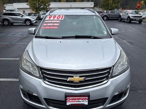 Used 2015 Chevrolet Traverse LT image 3