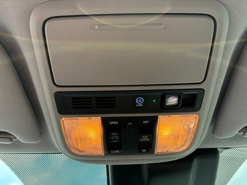 Used 2018 Honda Odyssey Touring image 31