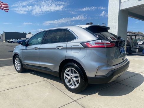 Used 2024 Ford Edge SEL image 4