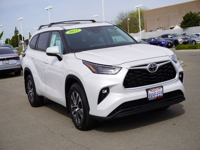 Used 2023 Toyota Highlander XLE
