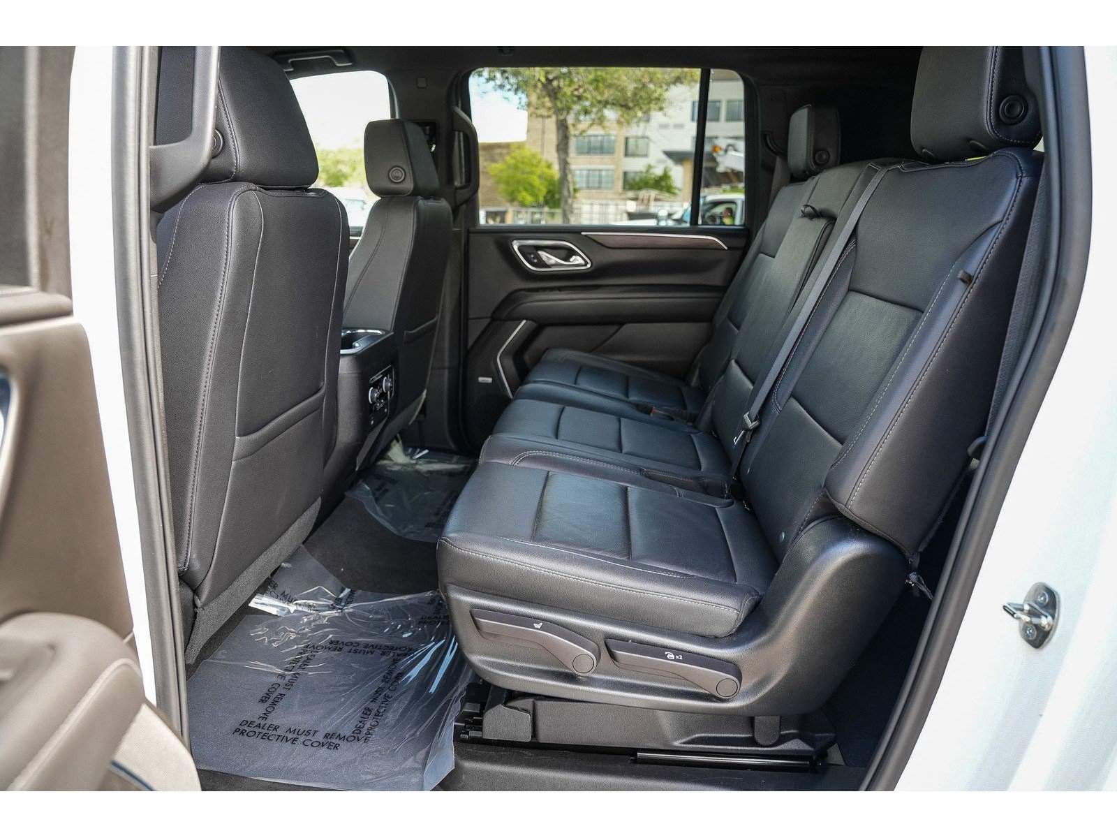 Used 2023 Chevrolet Suburban Z71 AWD/4WD image 17