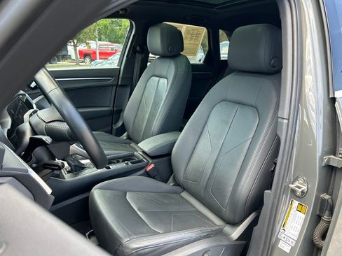 Used 2020 Audi Q3 2.0T Premium w/ Convenience Package AWD/4WD image 18