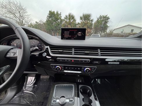 Used 2018 Audi Q7 3.0T Premium Plus w/ Premium Plus Package image 11