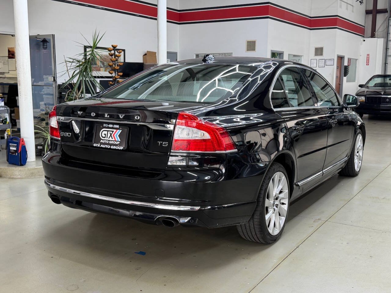 Used 2016 Volvo S80 T5 Platinum w/ Climate Package FWD image 2