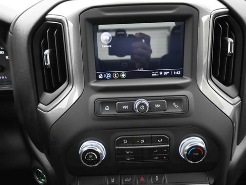 Used 2025 GMC Sierra 2500 Pro w/ Convenience Package image 17