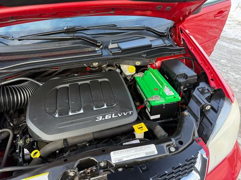 Used 2012 Dodge Grand Caravan SXT image 28