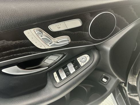 Used 2018 Mercedes-Benz GLC 300 w/ Premium Package image 13