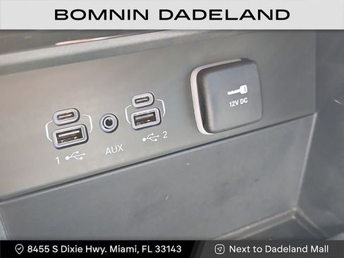 Used 2025 Jeep Grand Cherokee Limited w/ Black Appearance Package image 24