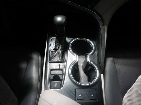 Used 2019 Toyota Camry XLE image 17