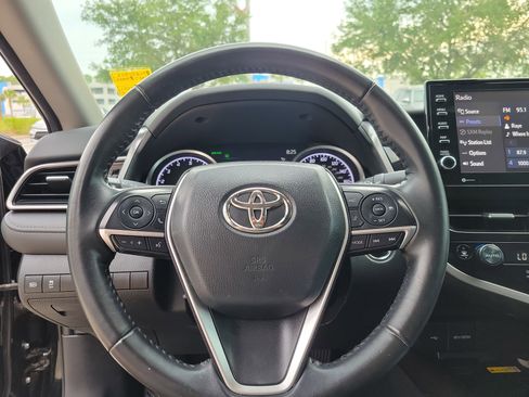 Used 2024 Toyota Camry XLE FWD image 16