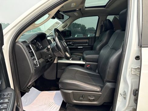 Used 2018 RAM 1500 Laramie w/ Convenience Group AWD/4WD image 27