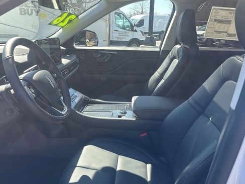 New 2026 Lincoln Aviator AWD image 13