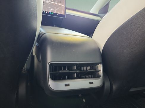 Used 2018 Tesla Model 3 Long Range RWD image 18