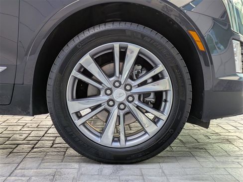 Used 2025 Cadillac XT5 Premium Luxury image 10