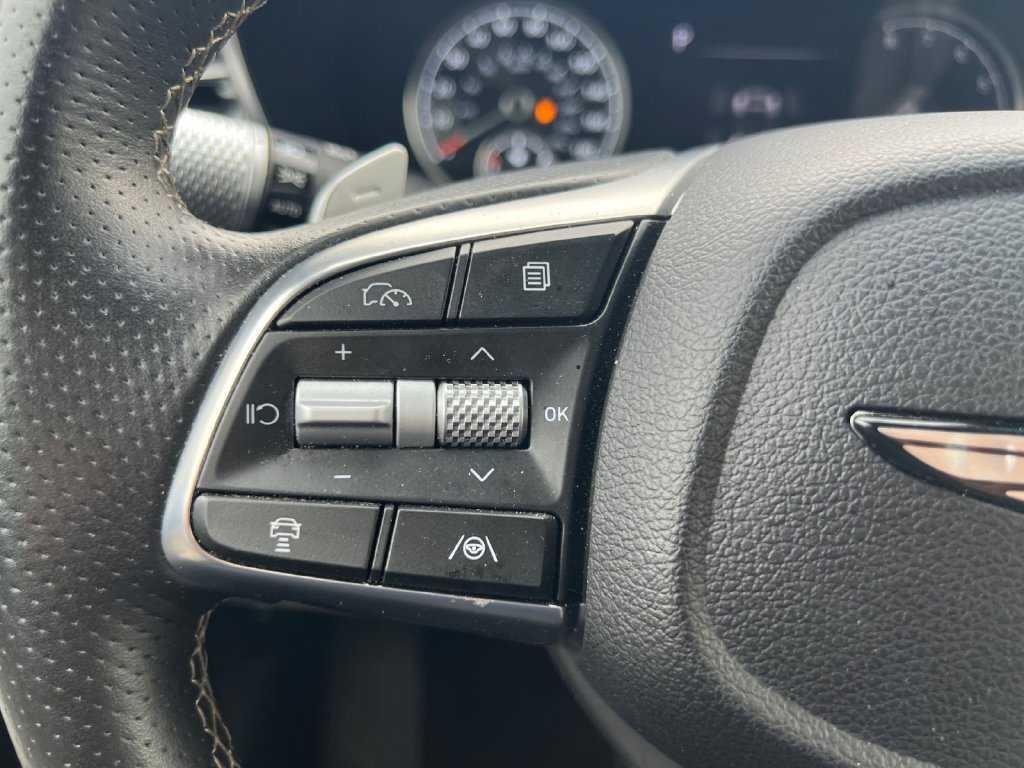 Used 2025 Genesis G70 2.5T AWD/4WD image 32