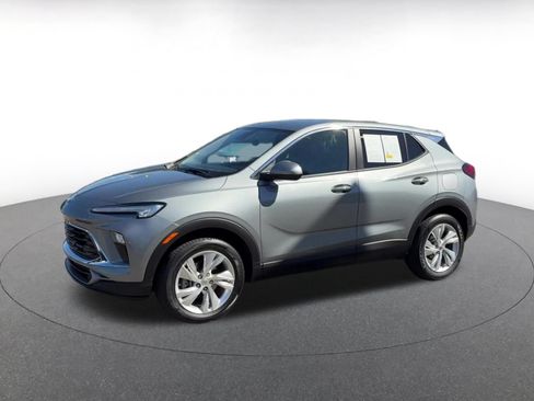 Used 2025 Buick Encore GX Preferred AWD/4WD image 8