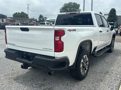 Used 2022 Chevrolet Silverado 2500 Custom w/ Custom Value Package AWD/4WD image 8