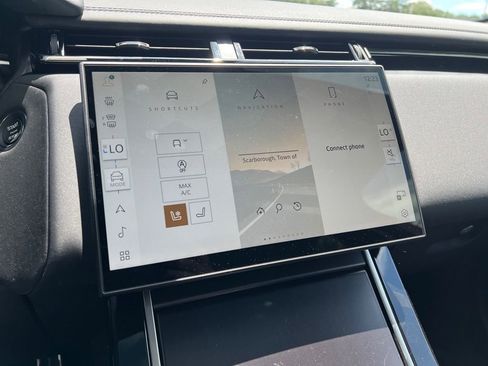 New 2026 Land Rover Range Rover Velar Dynamic SE image 16