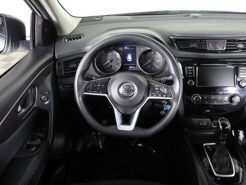 Used 2020 Nissan Rogue Sport S image 30