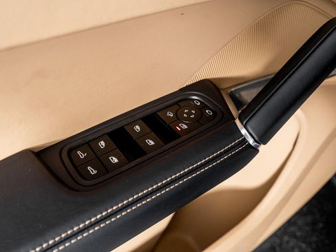 Used 2023 Porsche Cayenne Turbo w/ Premium Package Plus (PI3) image 41