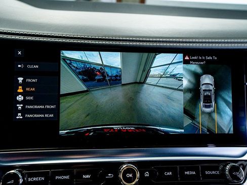 Used 2021 Bentley Flying Spur W12 image 49