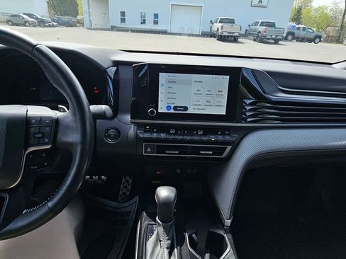 Used 2025 Toyota Camry SE w/ Convenience Package AWD/4WD image 14