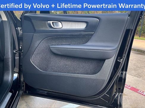 Certified 2025 Volvo XC40 B5 Plus image 24