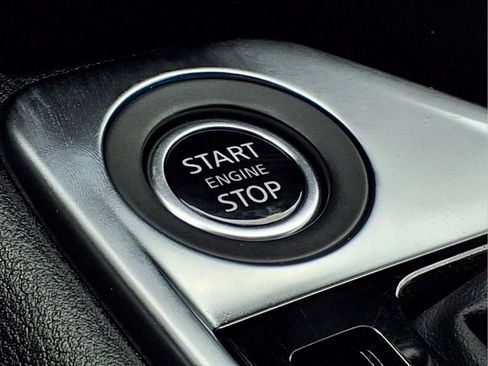 Used 2025 Nissan Sentra SR FWD image 15