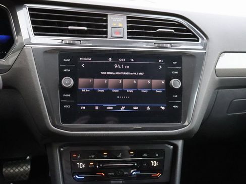 Used 2022 Volkswagen Tiguan SE image 23