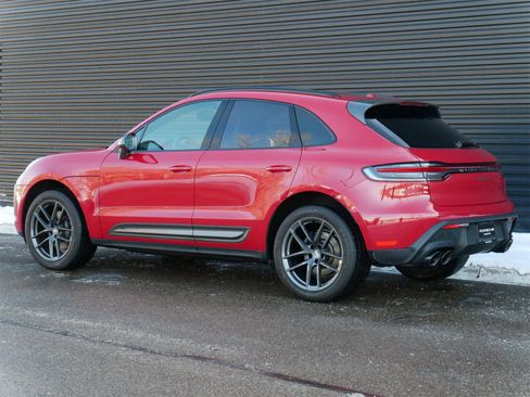 Used 2023 Porsche Macan Turbo image 3