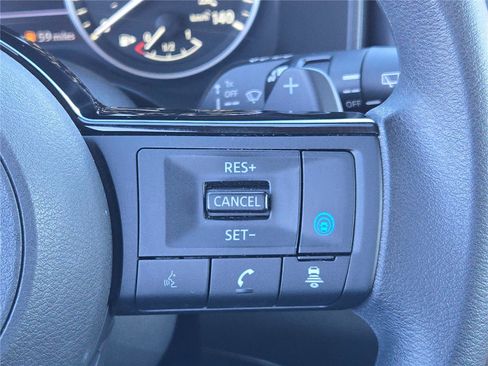 Used 2023 Nissan Rogue SV image 34