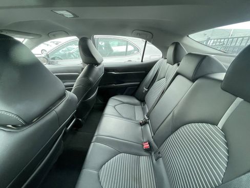 Used 2024 Toyota Camry SE image 7