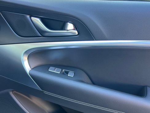 Used 2026 Genesis G70 2.5T image 32