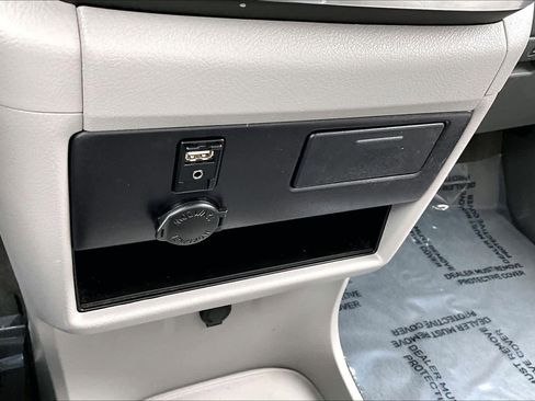 Used 2017 Toyota Sienna LE image 33