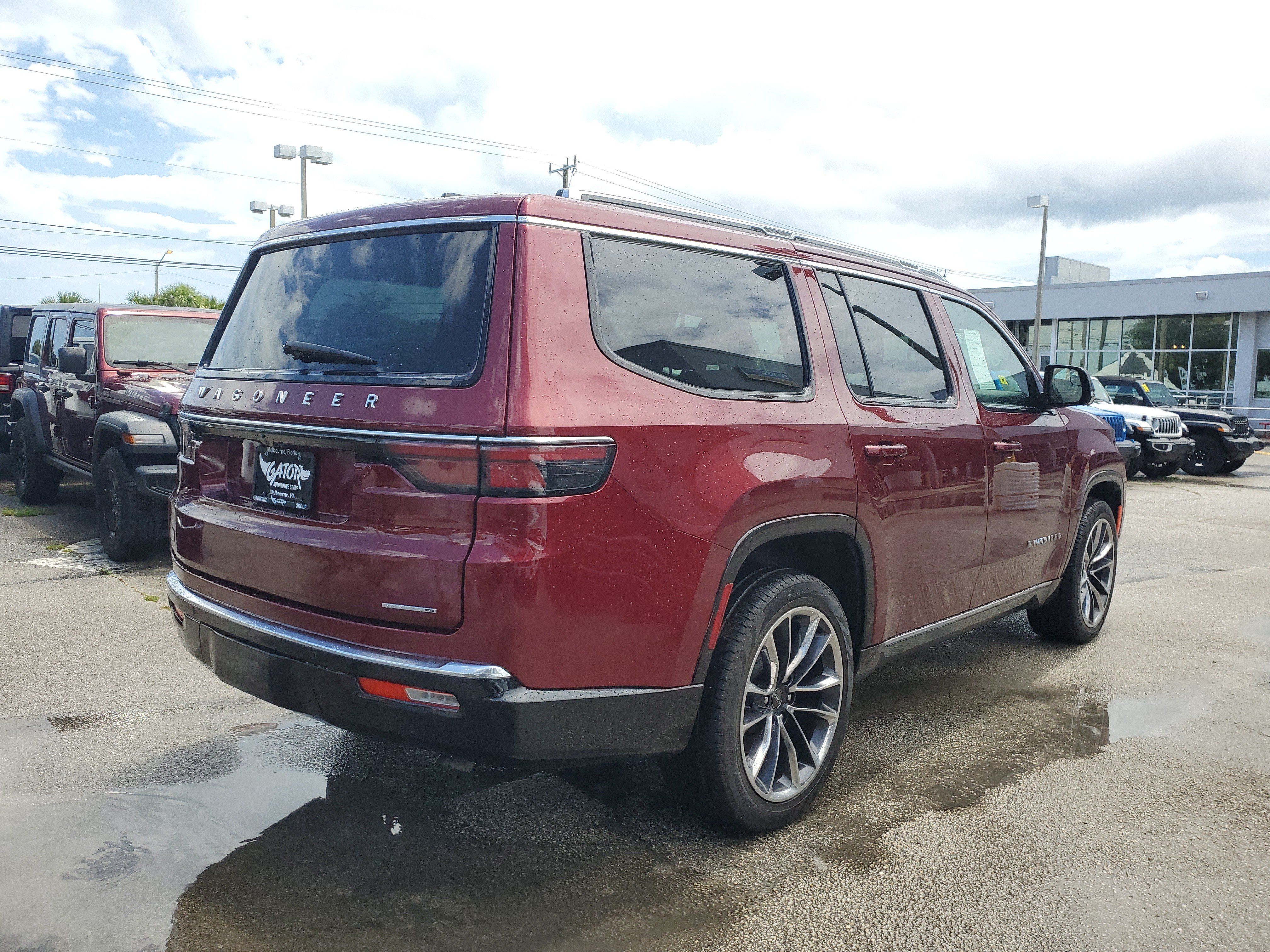 Used 2024 Jeep Wagoneer Series III w/ Premium Group I AWD/4WD image 4