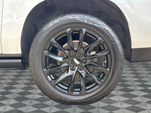 Used 2024 Cadillac Escalade ESV Sport w/ LPO, ONYX Package AWD/4WD image 23