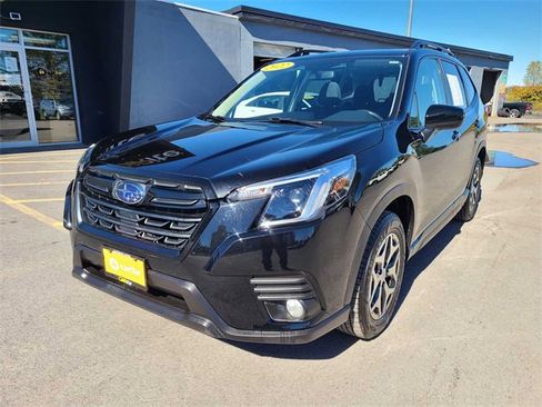 Used 2022 Subaru Forester Premium image 1