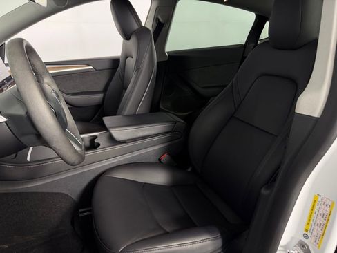 Used 2024 Tesla Model Y Long Range image 21