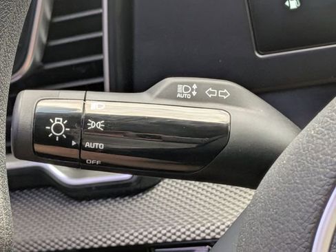 Used 2025 Kia Sportage LX image 29