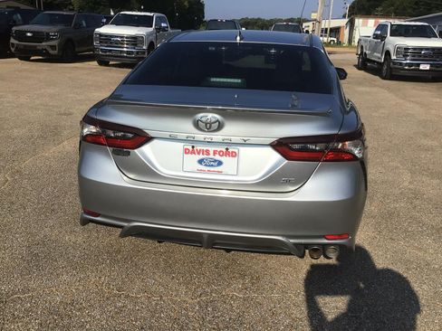 Used 2023 Toyota Camry SE FWD image 11