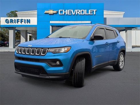 Used 2022 Jeep Compass Latitude w/ Sun and Sound Group image 11