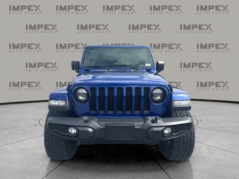 Used 2018 Jeep Wrangler Unlimited Sahara w/ Dual Top Group AWD/4WD image 5