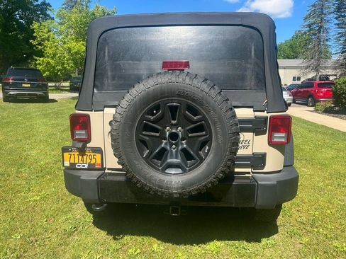 Used 2016 Jeep Wrangler Unlimited Sport AWD/4WD image 4