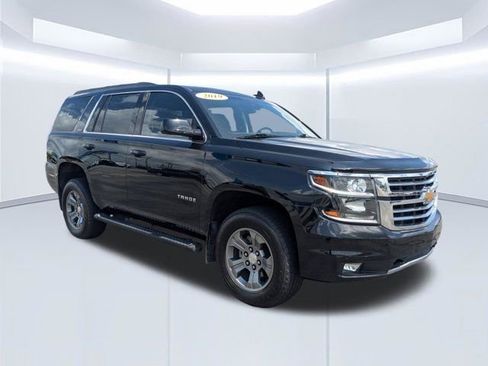 Used 2019 Chevrolet Tahoe LT w/ Luxury Package AWD/4WD image 2