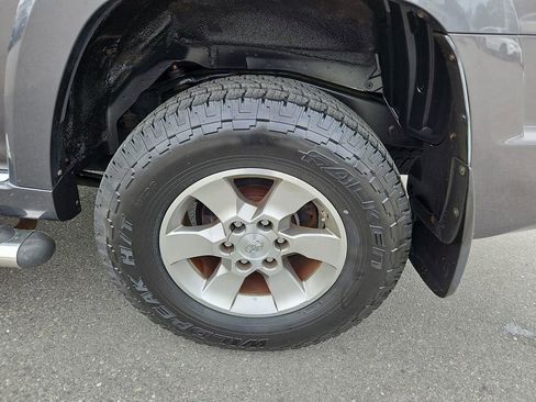 Used 2013 Toyota 4Runner SR5 w/ Convenience Pkg image 31