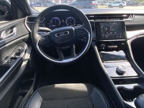 Used 2023 Jeep Grand Cherokee L Laredo image 6