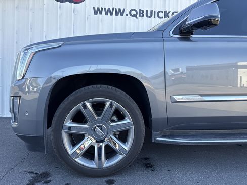 Used 2018 Cadillac Escalade Luxury w/ LPO, Radiant Package image 2