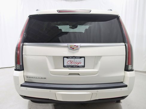 Used 2015 Cadillac Escalade Luxury AWD/4WD image 13