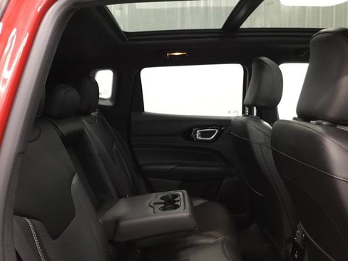 Used 2023 Jeep Compass Latitude w/ Sun and Sound Group AWD/4WD image 20