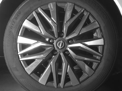 Used 2025 Nissan Altima 2.5 SV image 15